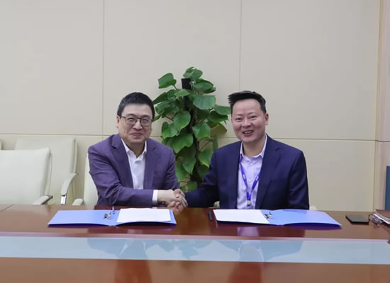 中加合作，走向國際化