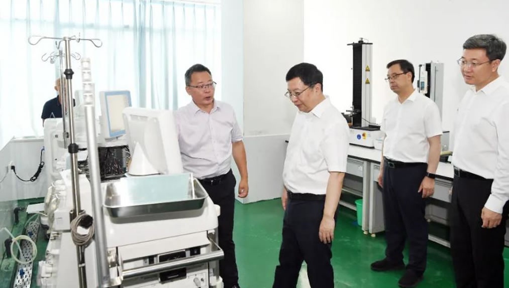 重慶市委副書記、市長(zhǎng)胡衡華蒞臨山外山公司調(diào)研